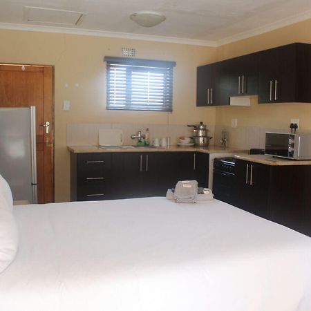 Mbopha Guest House Ulundi Exterior foto