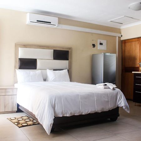 Mbopha Guest House Ulundi Exterior foto
