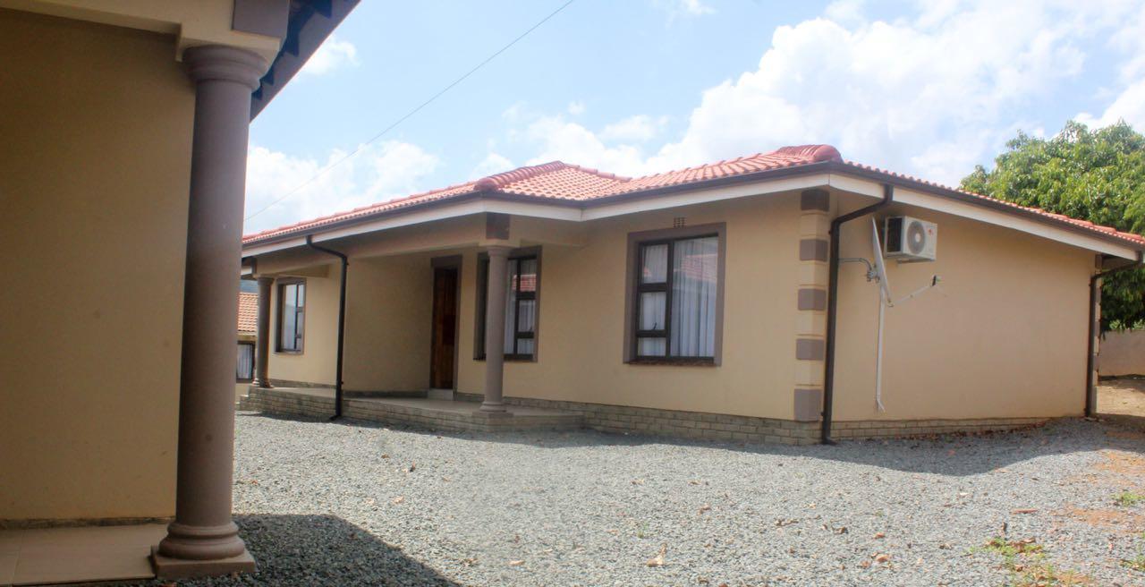 Mbopha Guest House Ulundi Exterior foto