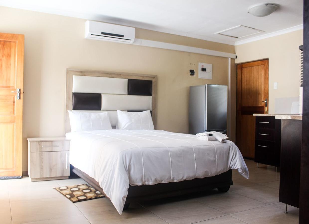 Mbopha Guest House Ulundi Exterior foto